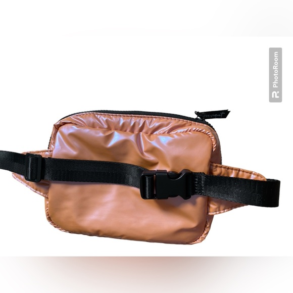 Free People Movement Iridescent Bum Bag NWOT - Picture 7 of 8